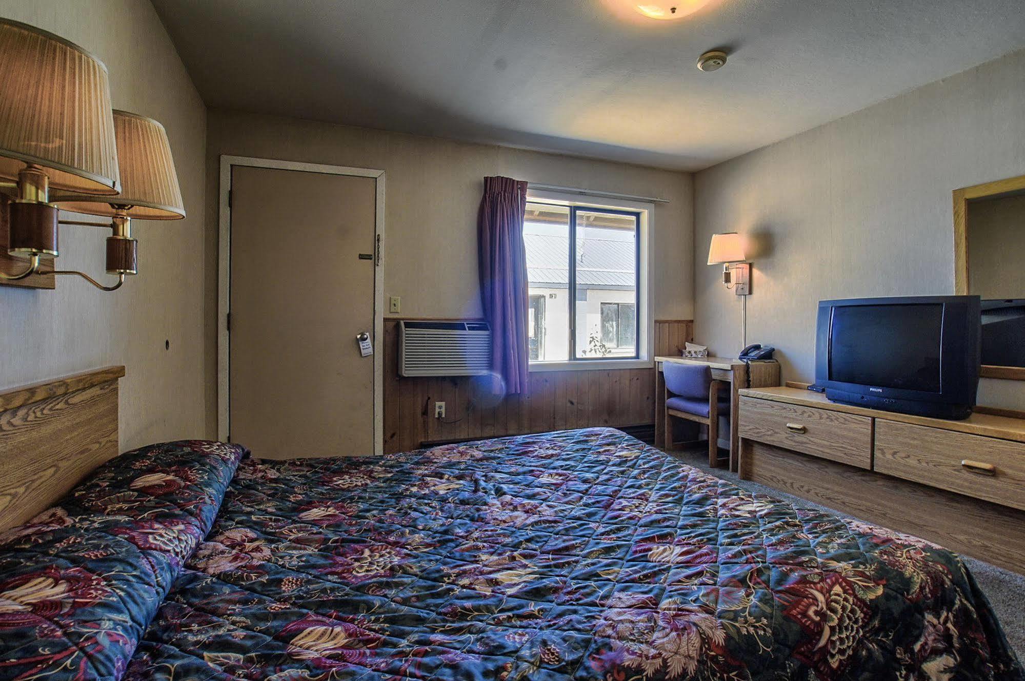 Blue And White Motel Kalispell Exterior foto